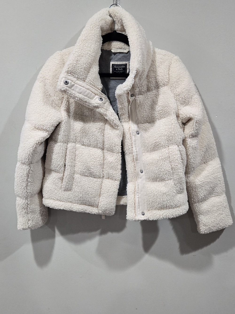 Abercrombie & Fitch Teddy Puffer Jacket in Cream Size XS